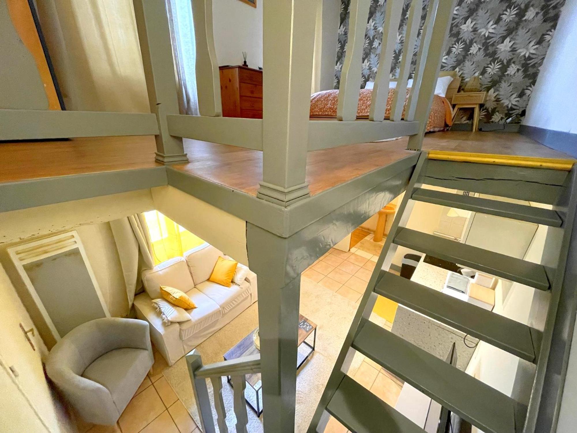 נבר "Sainte Valiere", Appartement Calme Sur Cour Privative, מראה חיצוני תמונה